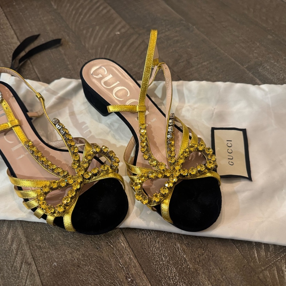 Gucci Women's Black and Gold Strappy Sandals